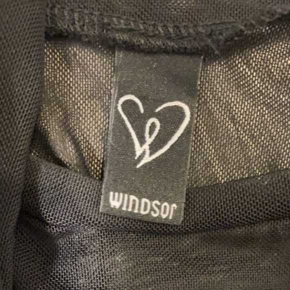 Windsor Long-Sleeve Mesh Crop Top with Striped Sleeves Size M - Picture 3 of 4